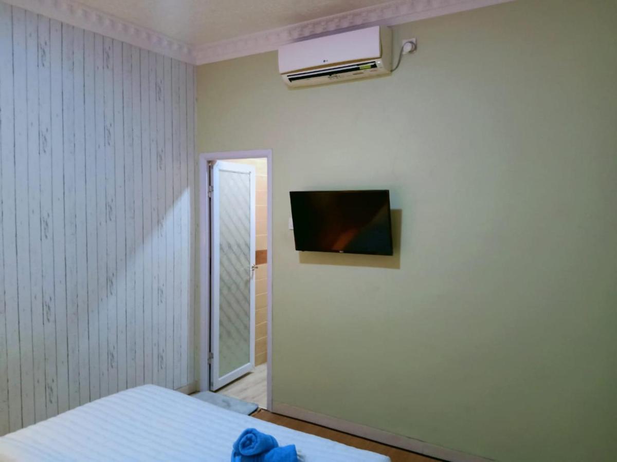 Sleeprest @ Golden Prima Hotel Batam Bagian luar foto