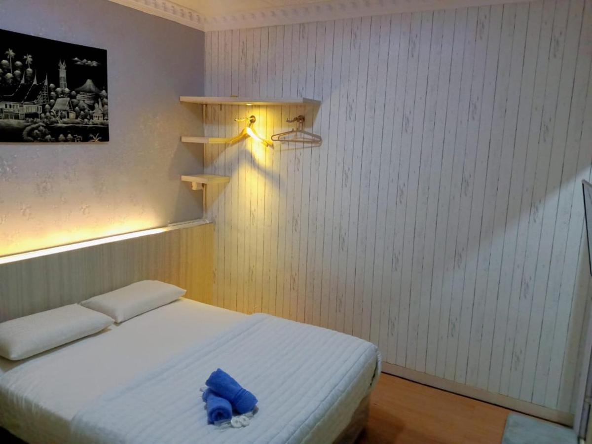 Sleeprest @ Golden Prima Hotel Batam Bagian luar foto