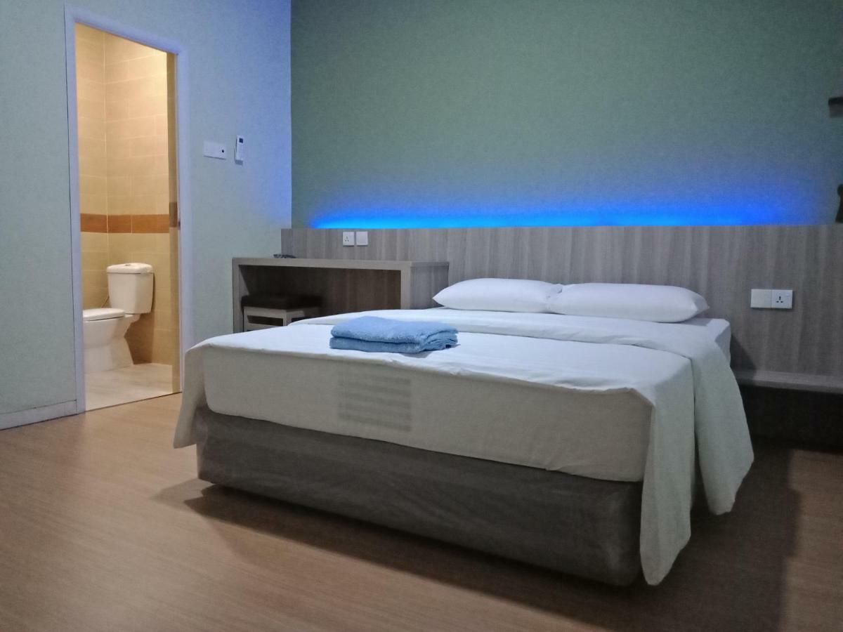 Sleeprest @ Golden Prima Hotel Batam Bagian luar foto